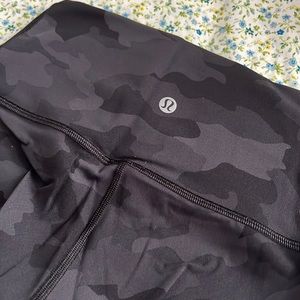 Black camo lulu leggings